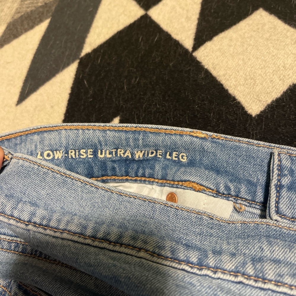 American Eagle Outfitters low rise ultra wide leg Two-Tone Blue Wide Leg Jeans - Picture 3 of 6